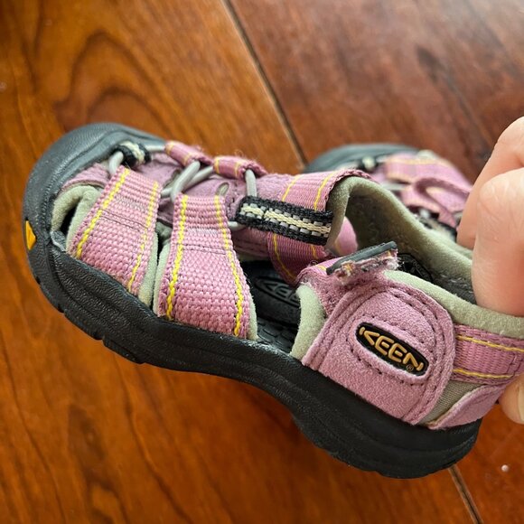Keen Newport Pink Sandals- Sz. 5 - Picture 3 of 6